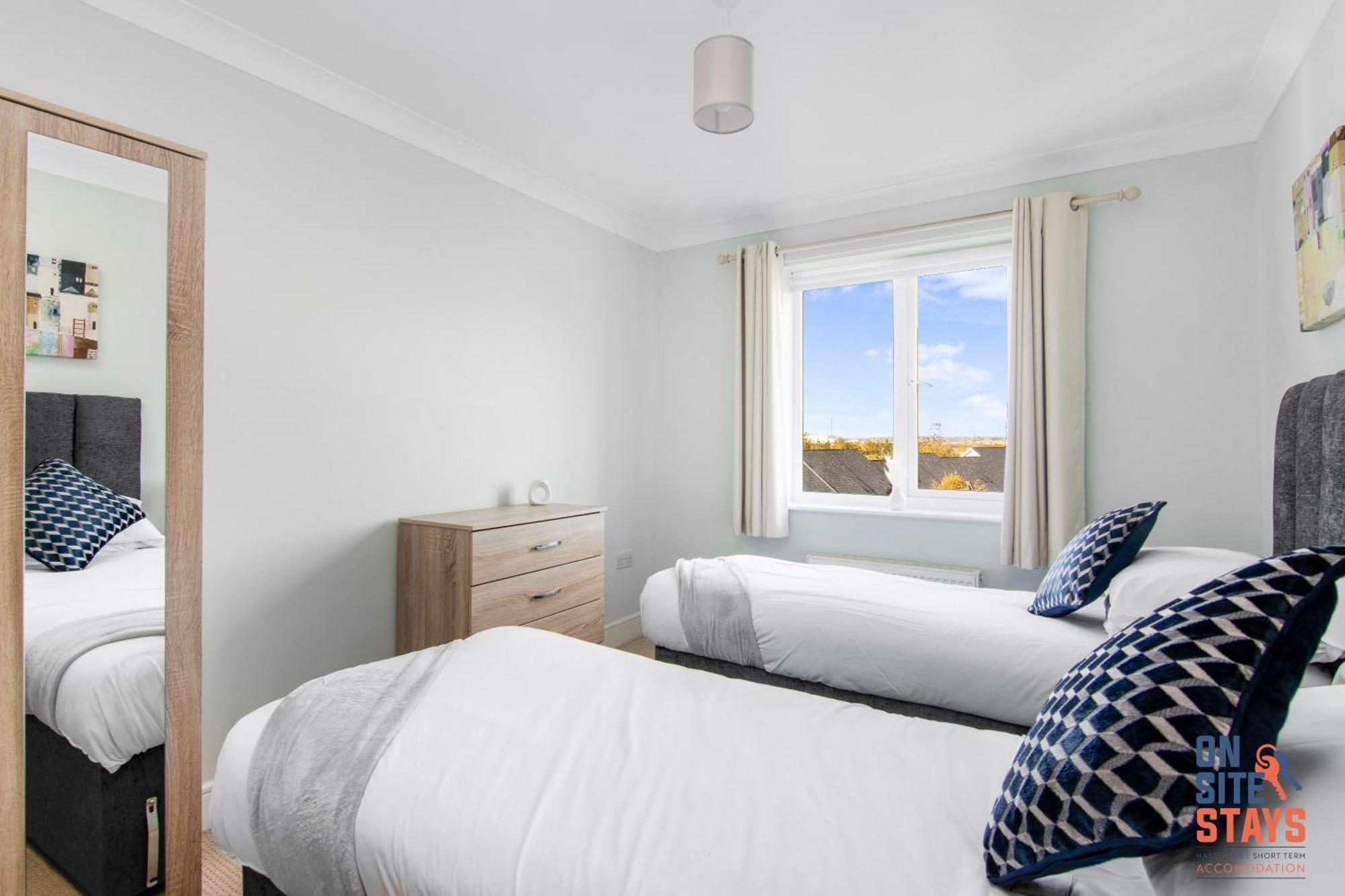 Onsitestays - Cosy 2-Bedroom Apartment With Free Parking, Wi-Fi & London Links Northfleet Kültér fotó